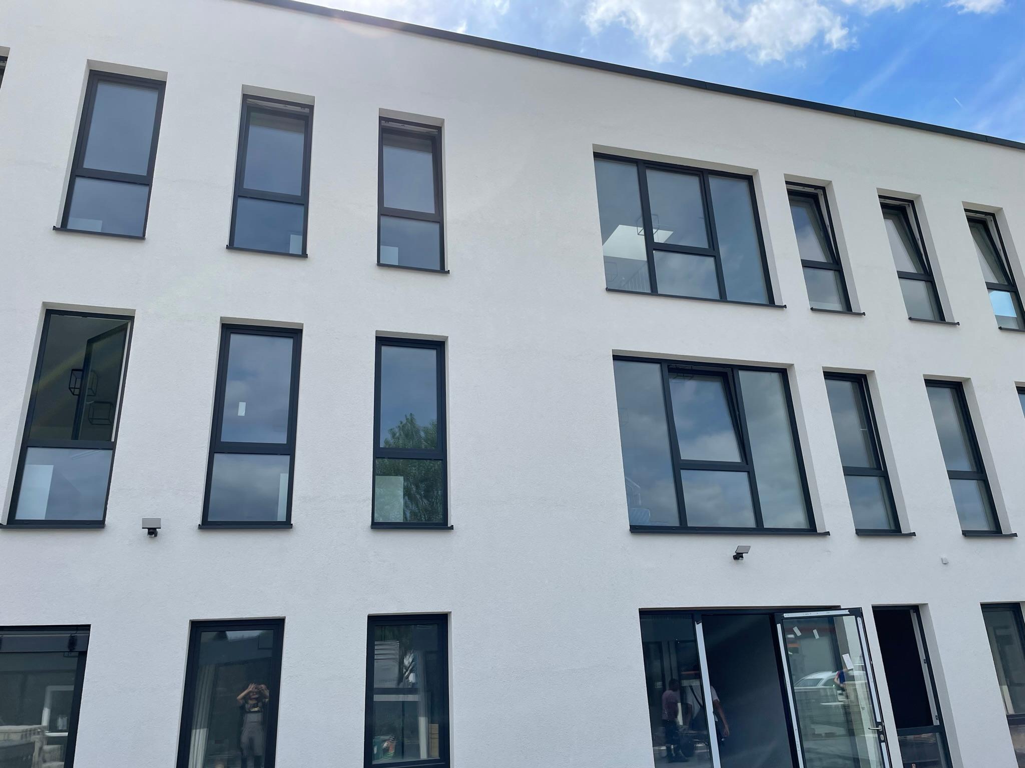 Blau Weiß Gebäudereinigung — professionell & zuverlässig